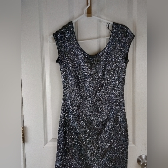 DIVIDED H& M DRESS - Picture 2 of 5